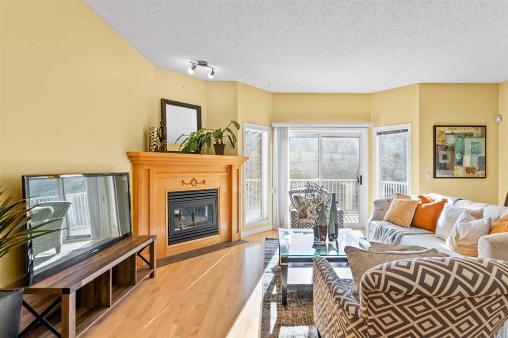 147 Hampstead Green NW, Calgary — photo 3 of 50