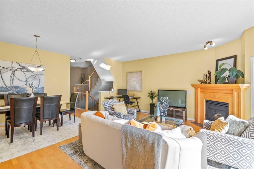 147 Hampstead Green NW, Calgary — photo 4 of 50