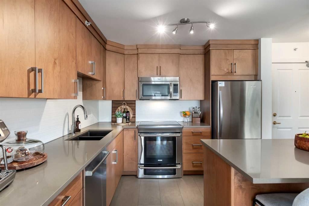1201, 804 3 Avenue SW, Calgary — photo 4 of 38