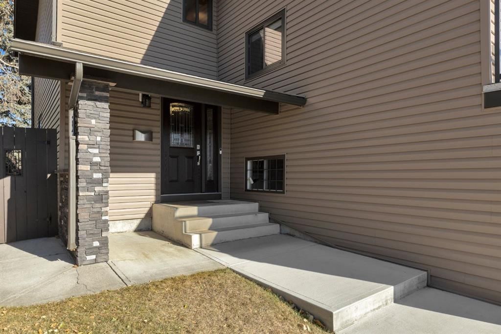 224 Ranchridge Bay NW, Calgary — photo 3 of 46