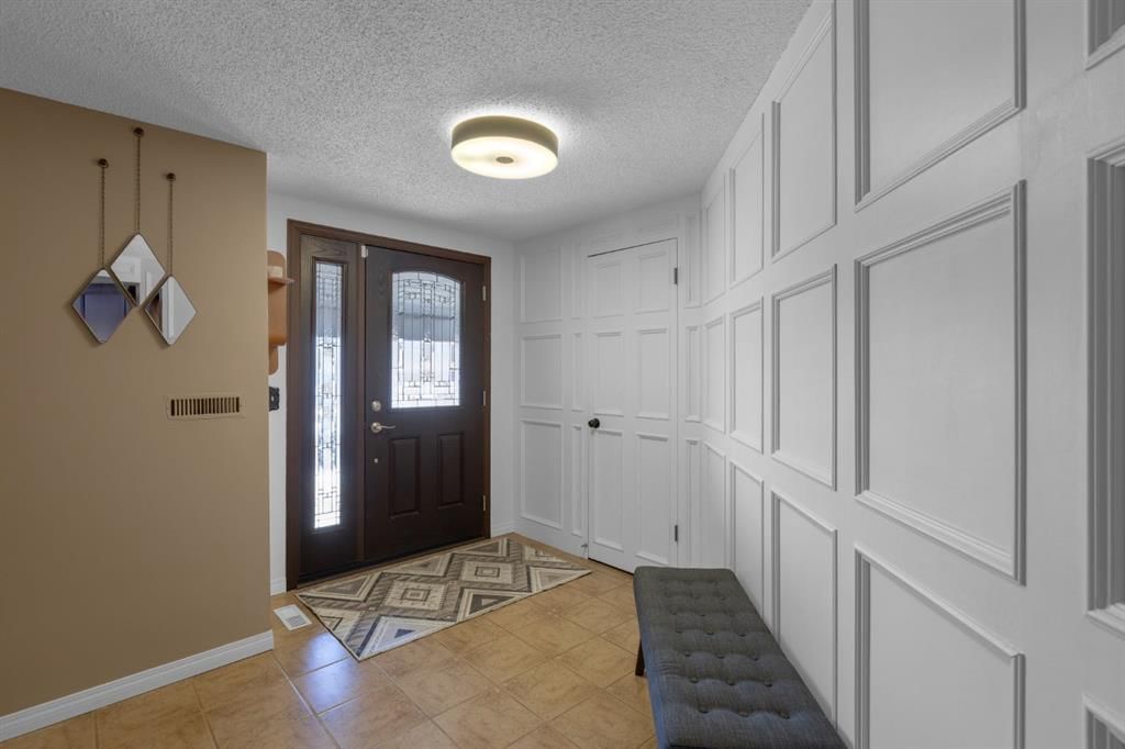 224 Ranchridge Bay NW, Calgary — photo 4 of 46