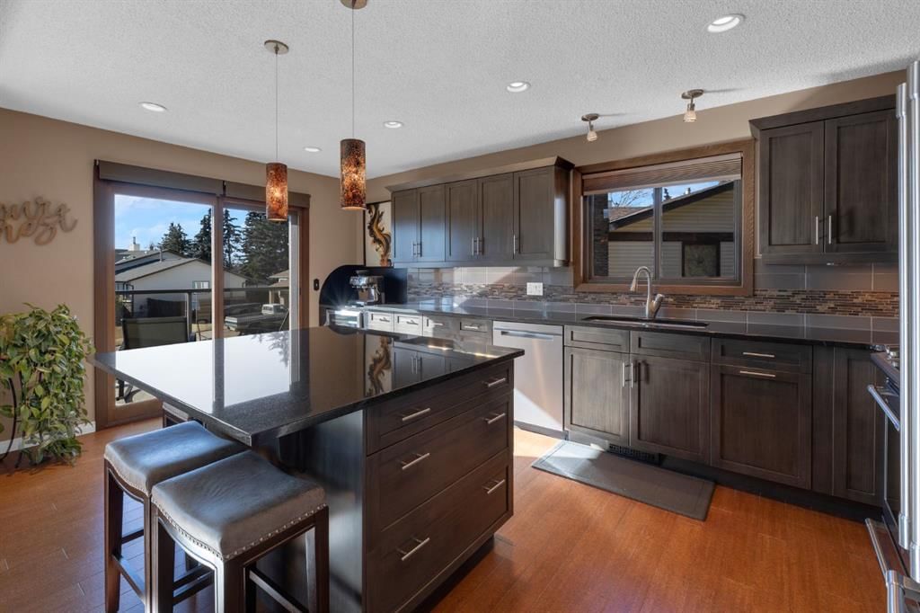 224 Ranchridge Bay NW, Calgary — photo 5 of 46