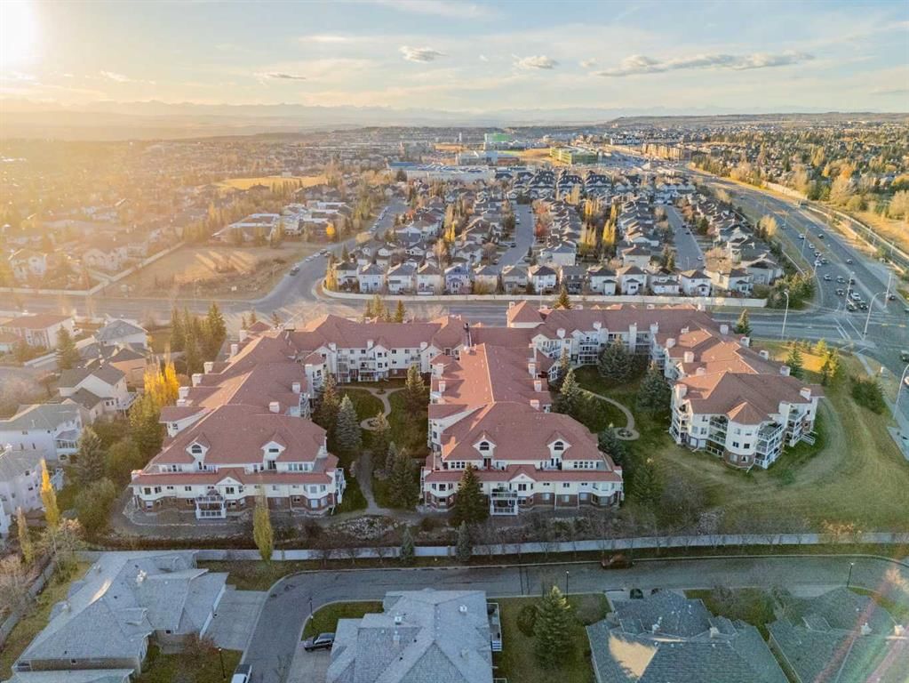 2230, 1818 Simcoe Boulevard SW, Calgary — photo 3 of 49