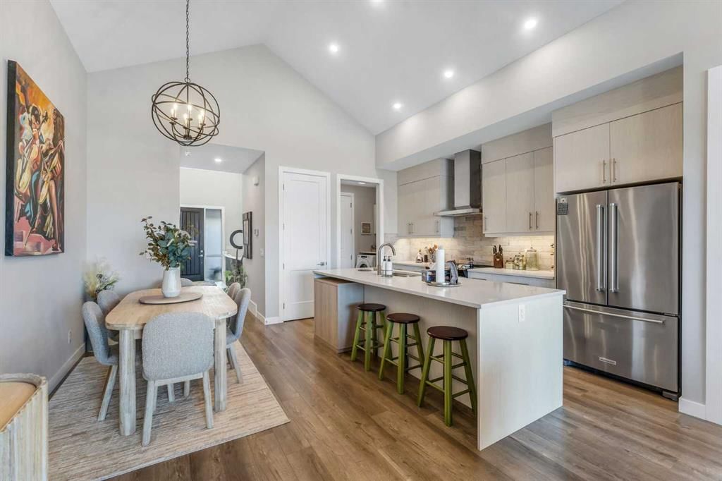 406 Crestridge Common SW, Calgary — photo 4 of 30