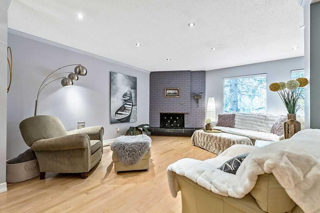 5279 Dalcroft Crescent NW, Calgary — photo 4 of 45