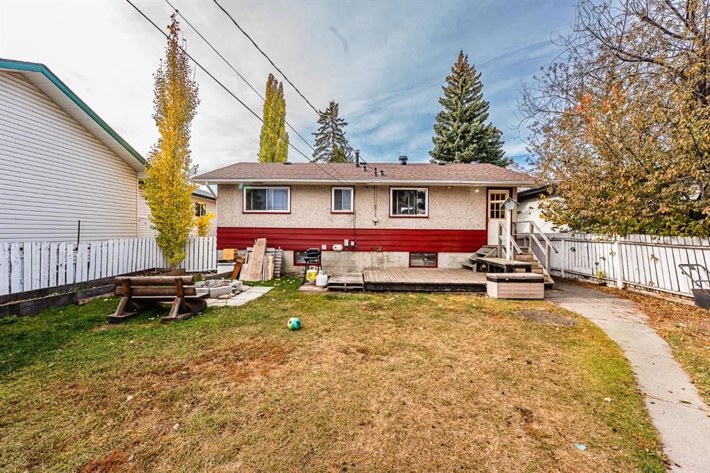 4524 73 Street NW, Calgary — photo 2 of 30