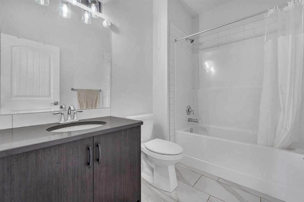 165 Hotchkiss Way SE, Calgary — photo 5 of 49