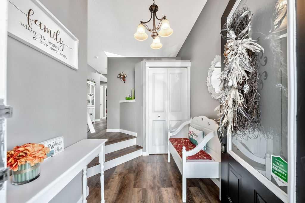 101 Prestwick Avenue SE, Calgary — photo 3 of 37