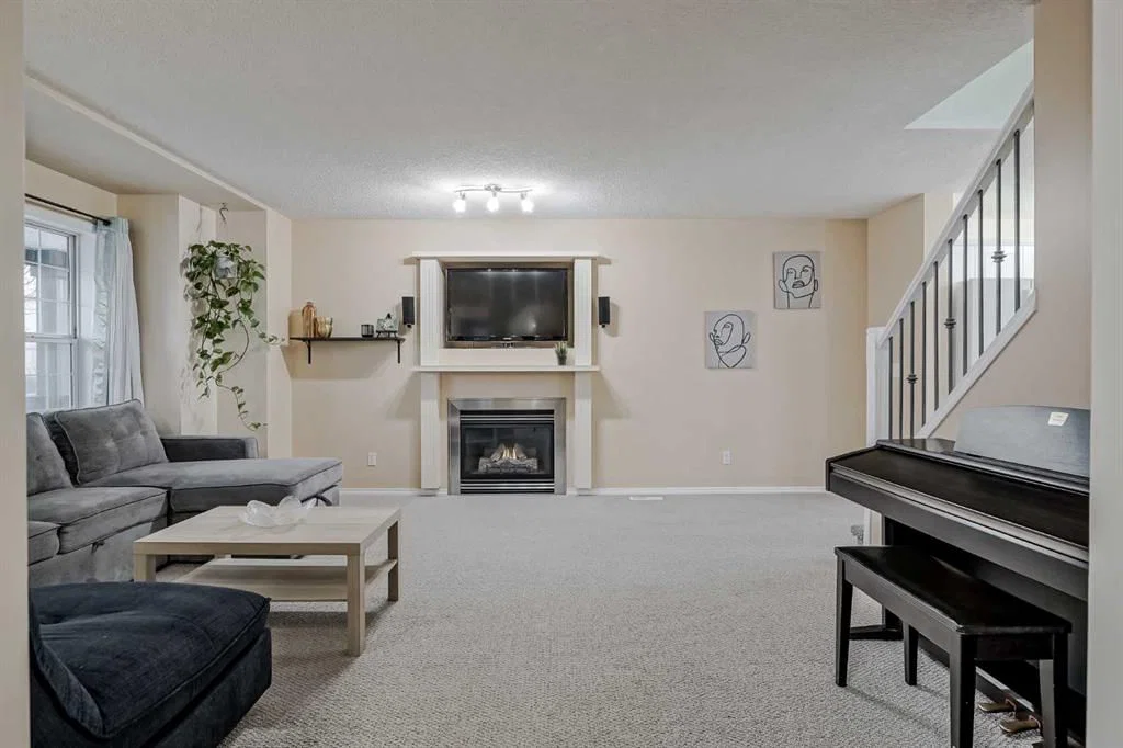 4 Bridleridge Circle SW, Calgary — photo 2 of 50