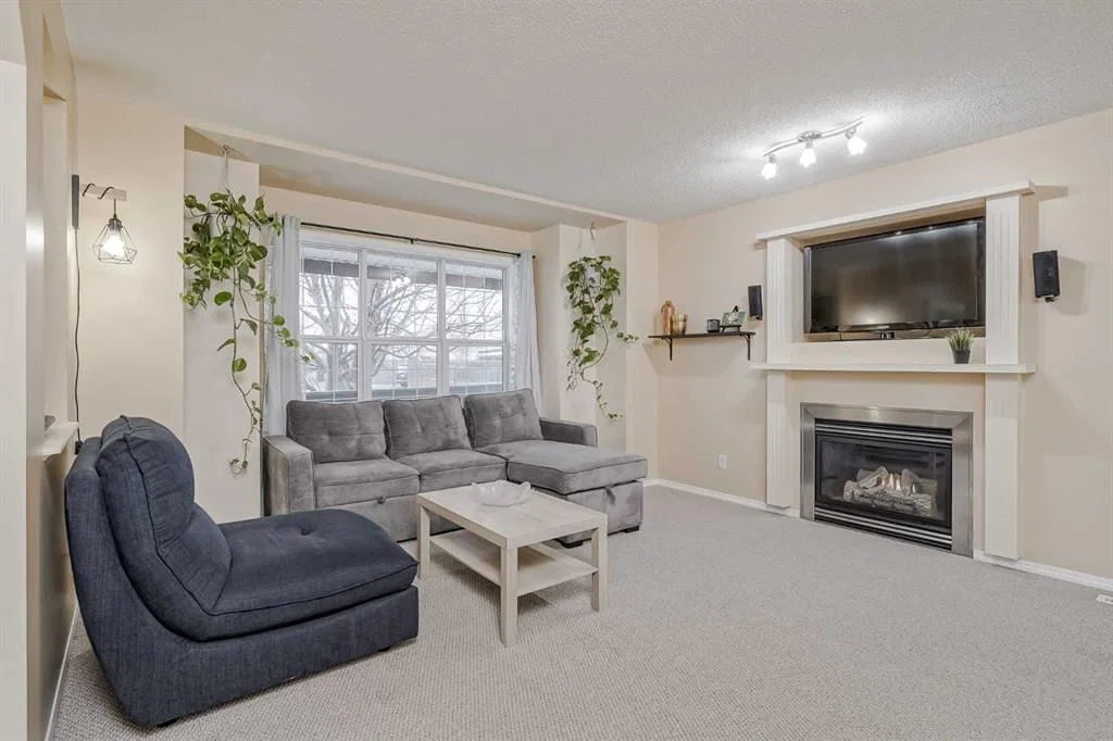 4 Bridleridge Circle SW, Calgary — photo 3 of 50