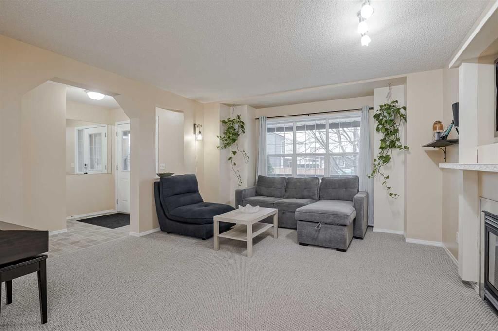 4 Bridleridge Circle SW, Calgary — photo 5 of 50