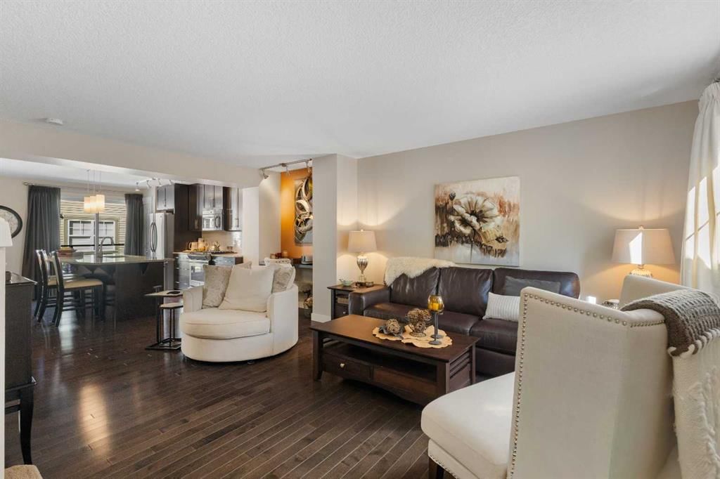 619 Mckenzie Towne Square SE, Calgary — photo 2 of 38