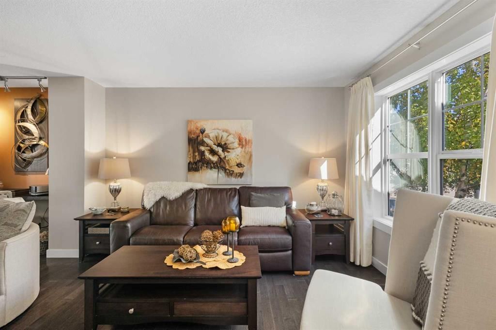 619 Mckenzie Towne Square SE, Calgary — photo 3 of 38