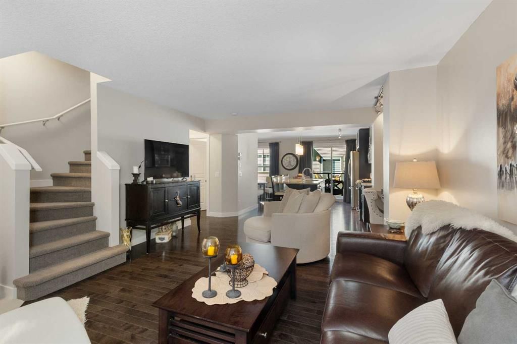 619 Mckenzie Towne Square SE, Calgary — photo 4 of 38