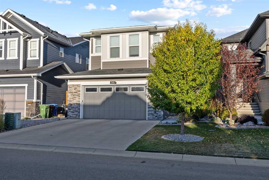 240 Cranbrook Circle SE, Calgary — photo 2 of 42