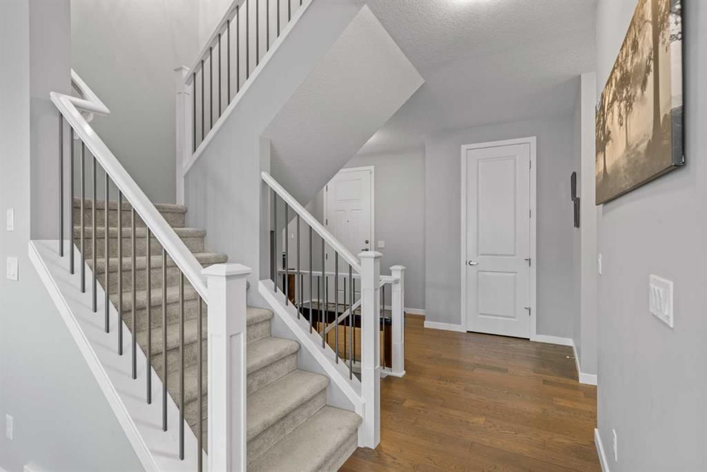 240 Cranbrook Circle SE, Calgary — photo 5 of 42