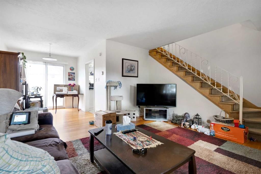 3020 15 Avenue SW, Calgary — photo 5 of 21