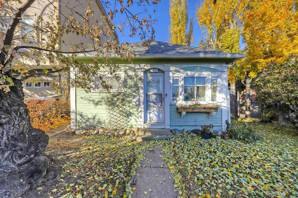 2135 15 Street SW, Calgary — main listing photo