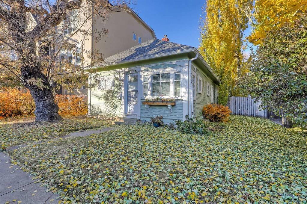 2135 15 Street SW, Calgary — photo 2 of 22