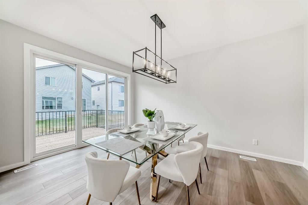 50 Walgrove Bay SE, Calgary — photo 3 of 50