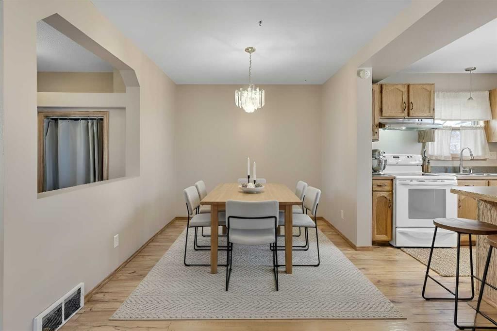87 Coventry Road NE, Calgary — photo 4 of 21