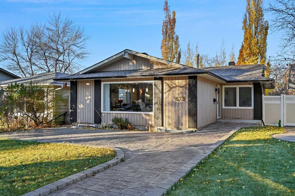 875 Midridge Drive SE, Calgary — main listing photo