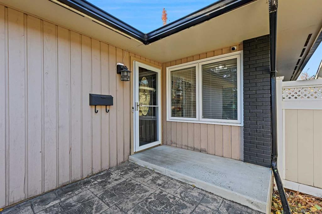 875 Midridge Drive SE, Calgary — photo 3 of 45