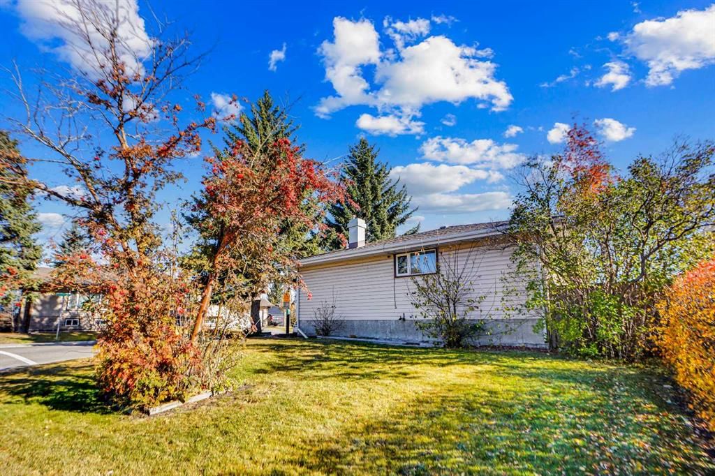 272 Sackville Drive SW, Calgary — photo 3 of 36