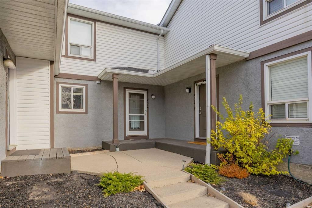 502 Signal Hill Green SW, Calgary — photo 2 of 33