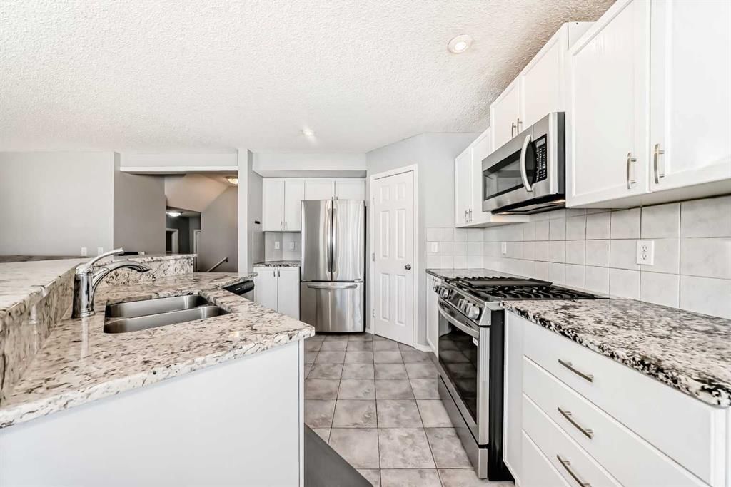 344 Copperfield Boulevard SE, Calgary — photo 5 of 48