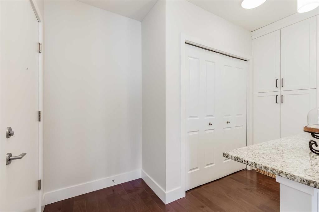 308, 1899 45 Street NW, Calgary — photo 3 of 37