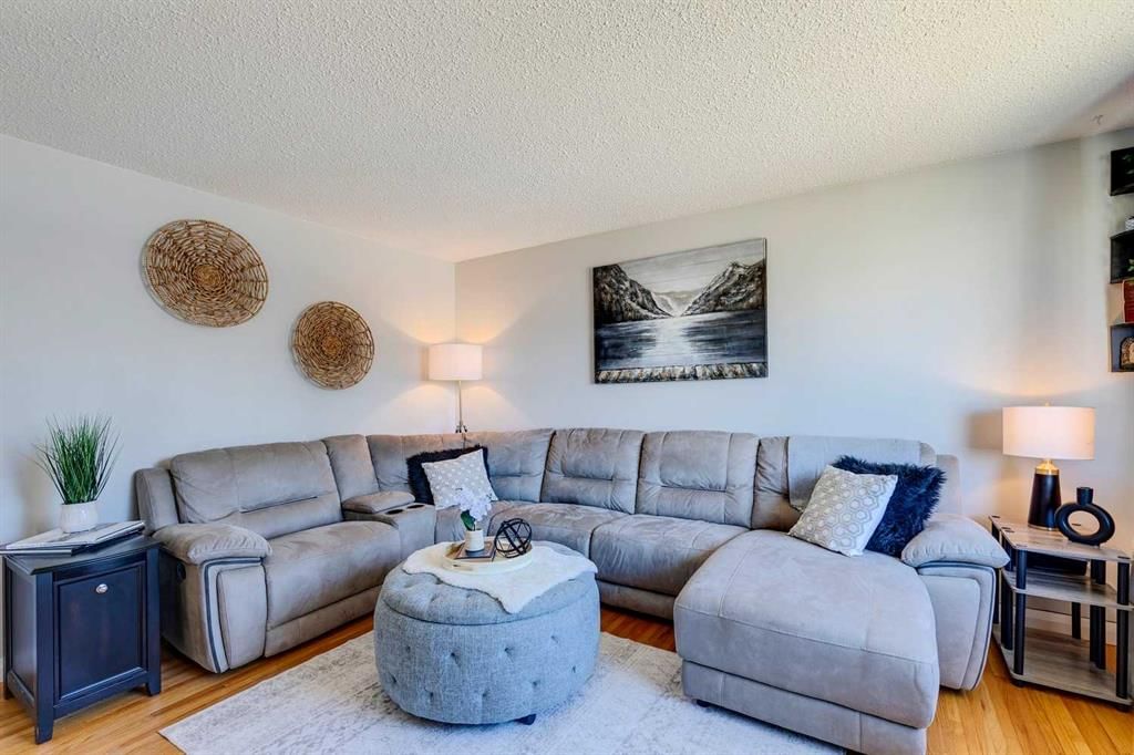 7630 22A Street SE, Calgary — main listing photo