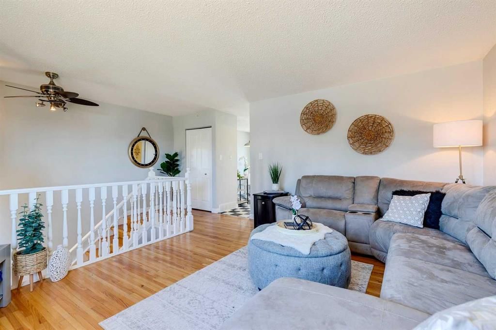 7630 22A Street SE, Calgary — photo 3 of 33