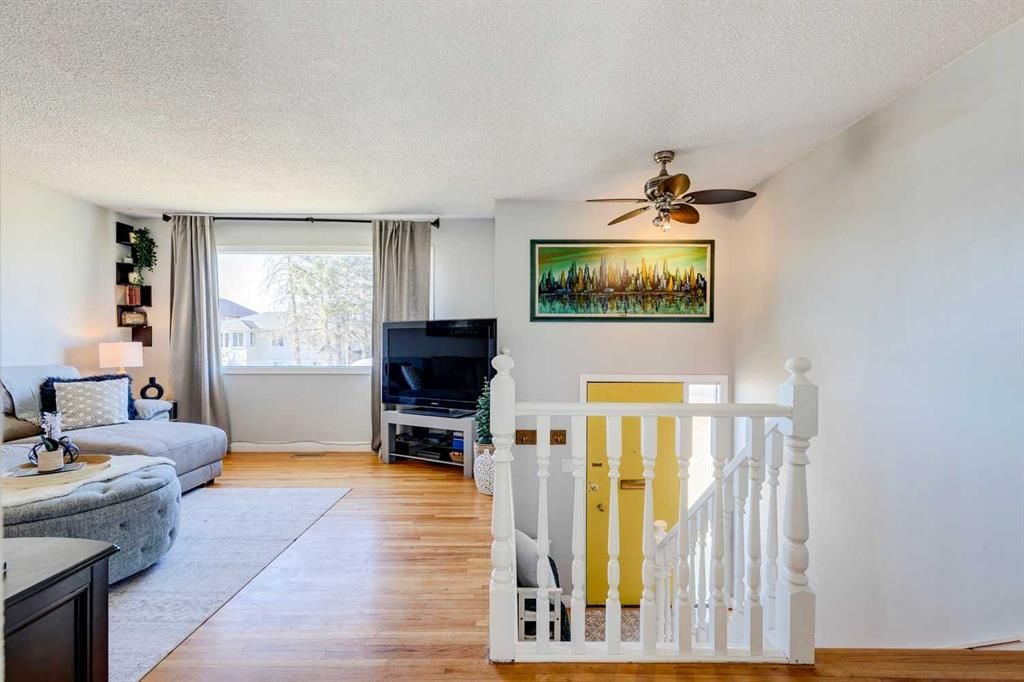 7630 22A Street SE, Calgary — photo 4 of 33