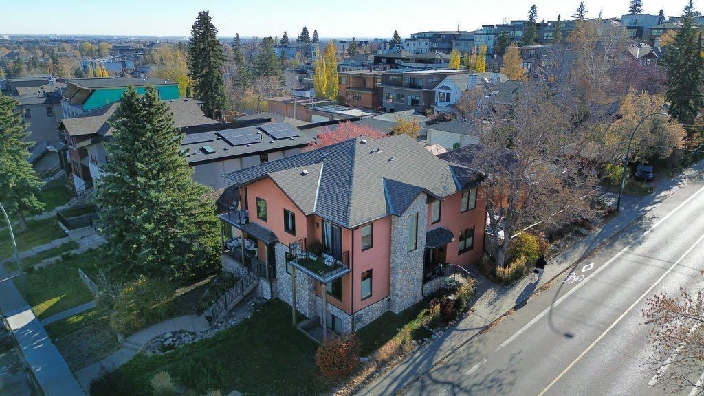 2720 20 Street SW, Calgary — main listing photo