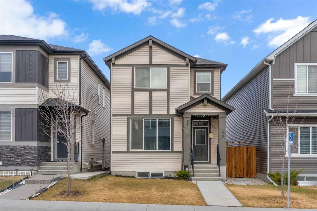 28 Cornerbrook Avenue NE, Calgary — photo 2 of 40