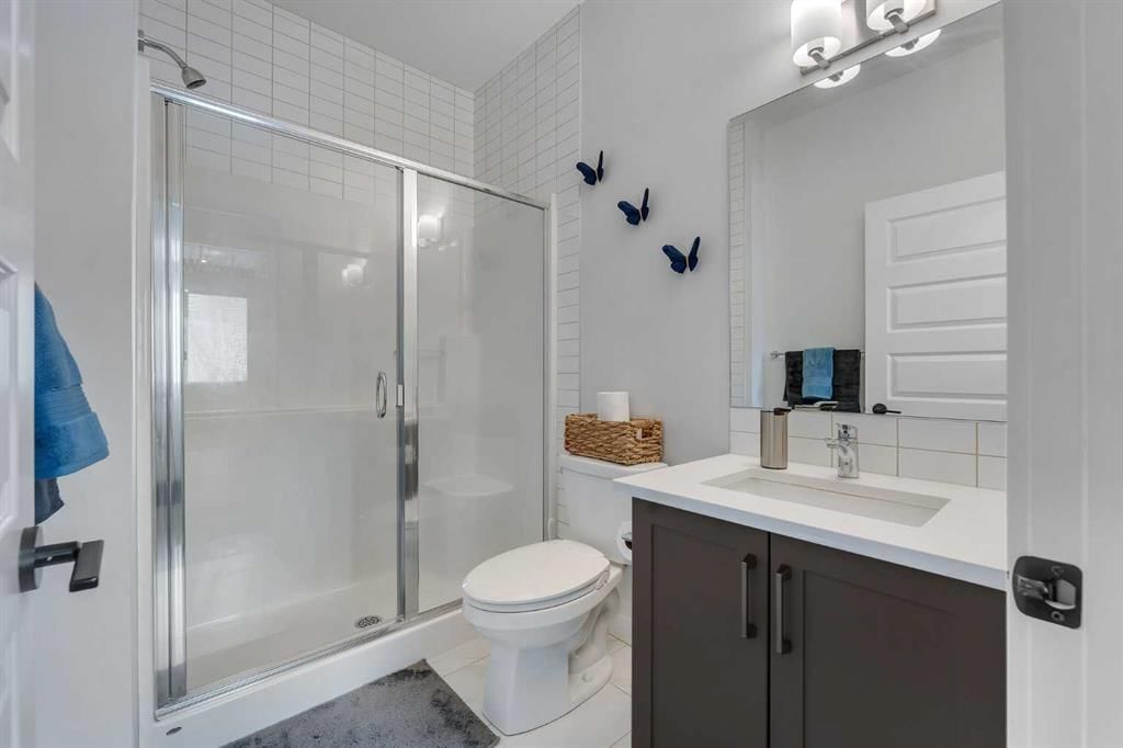 28 Cornerbrook Avenue NE, Calgary — photo 4 of 40
