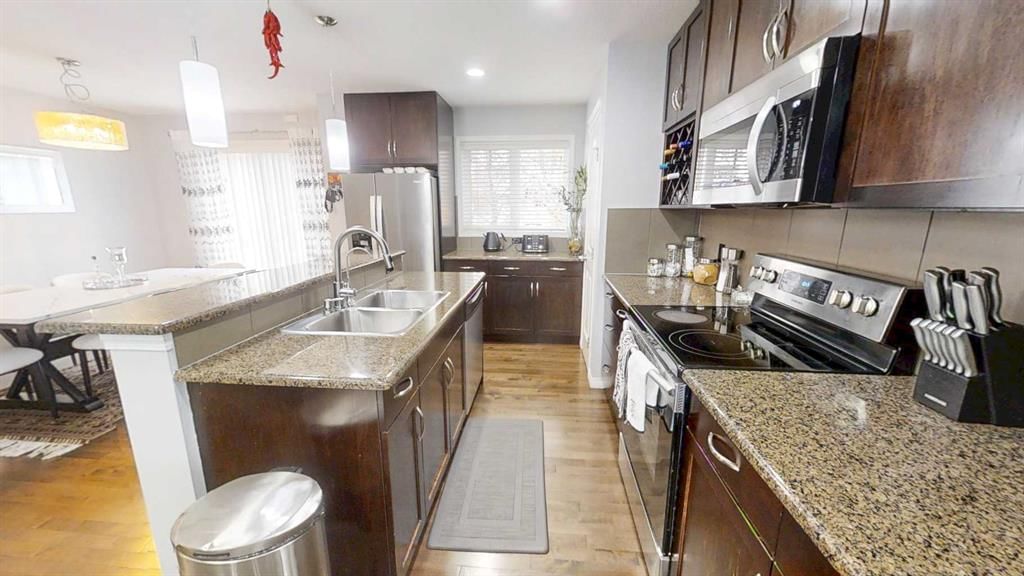 103 Prestwick Villas SE, Calgary — photo 5 of 36