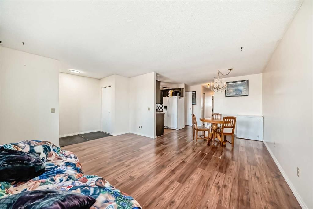 5623 Templehill Road NE, Calgary — photo 5 of 38