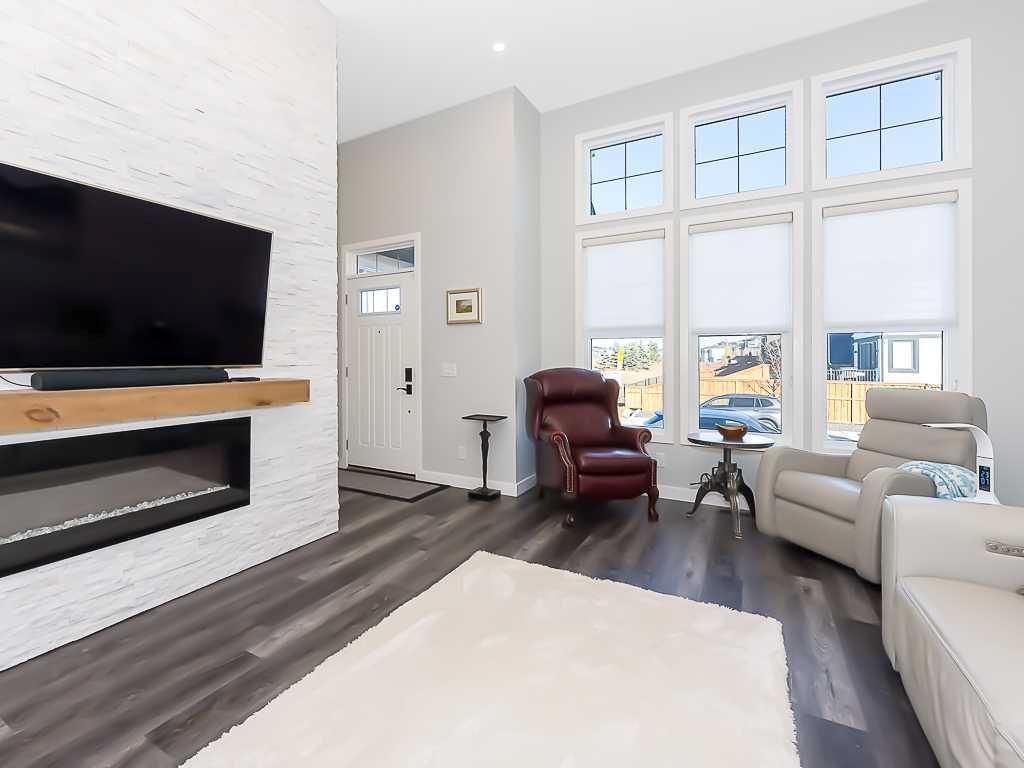 484 Belmont Heath SW, Calgary — photo 5 of 34