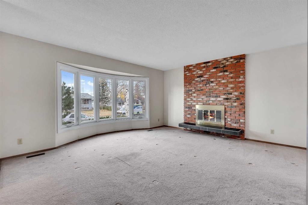 4632 26 Avenue NE, Calgary — photo 3 of 38