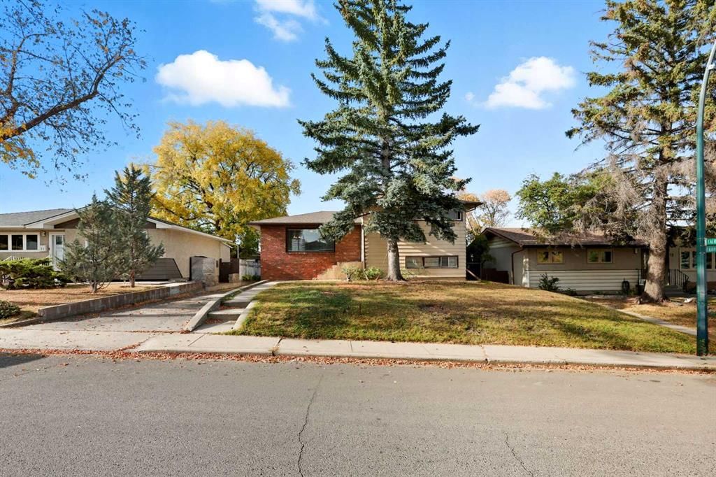 23 Fairview Drive SE, Calgary — main listing photo