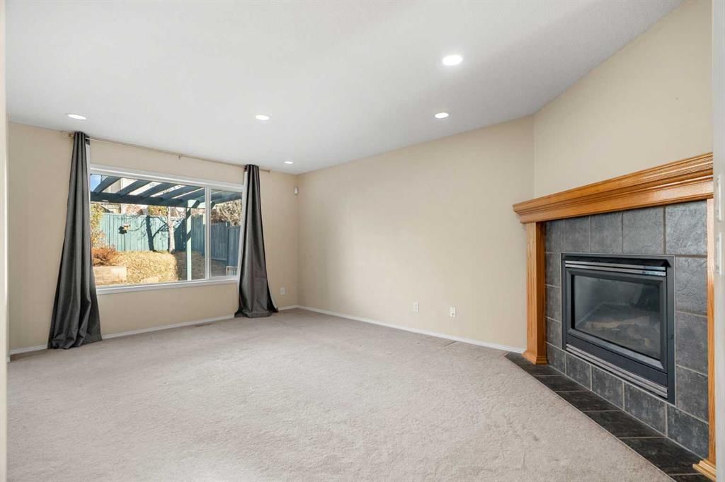 825 Citadel Way NW, Calgary — photo 4 of 50