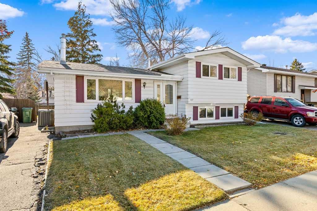 127 Lynnview Way SE, Calgary — photo 2 of 43