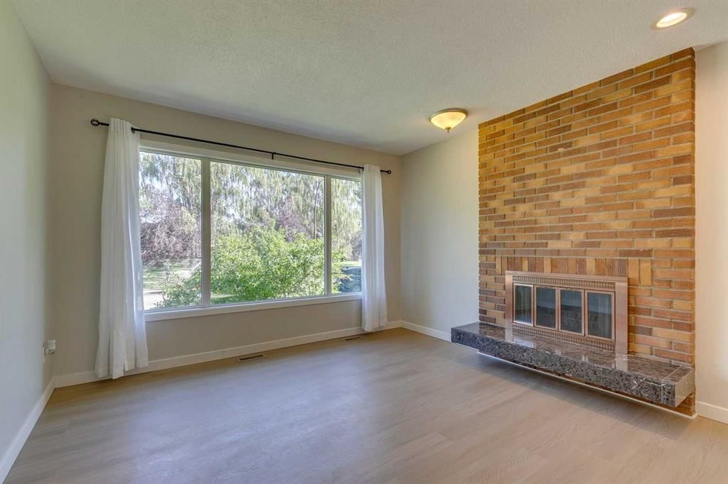 2823 Dover Ridge Drive SE, Calgary — photo 4 of 36