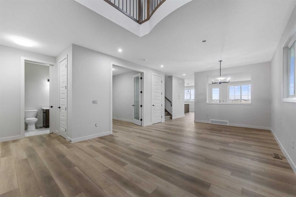 292 Savanna Drive NE, Calgary — photo 3 of 42