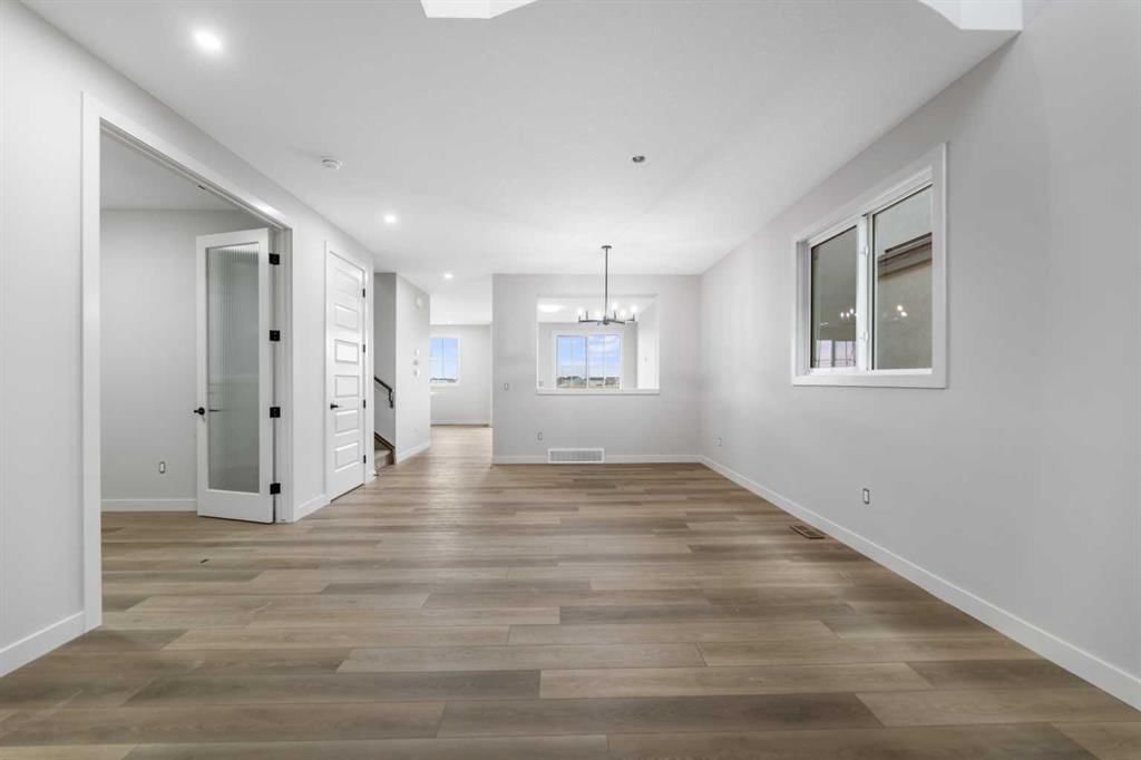 292 Savanna Drive NE, Calgary — photo 4 of 42