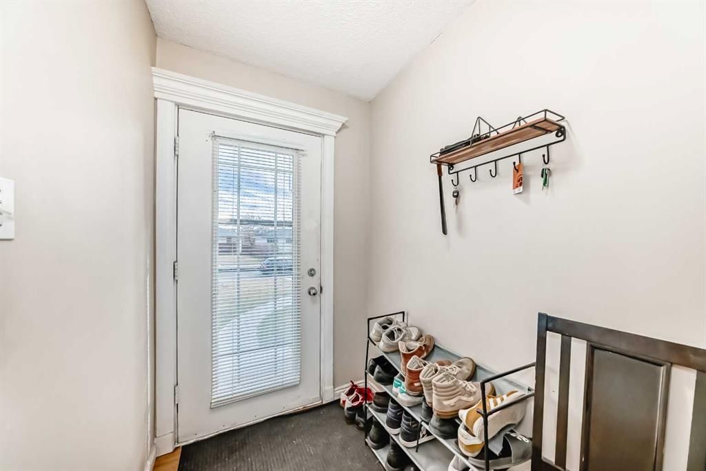 8015 4A Street SW, Calgary — photo 2 of 29