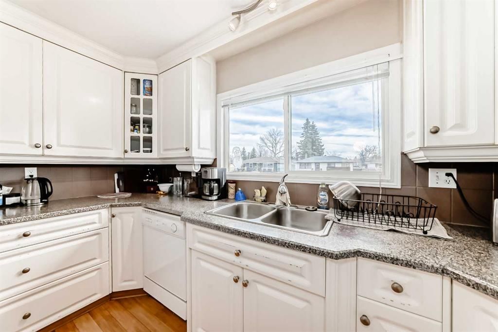 8015 4A Street SW, Calgary — photo 4 of 29