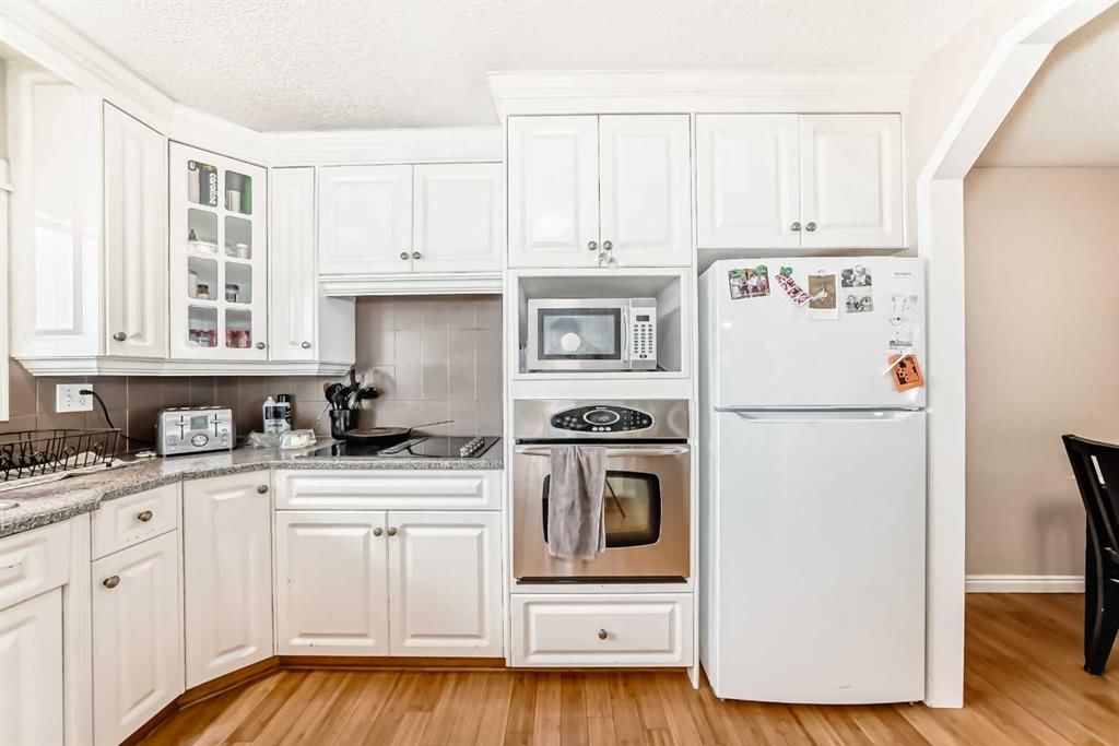 8015 4A Street SW, Calgary — photo 5 of 29